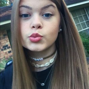 Meet your Posher, Saylor